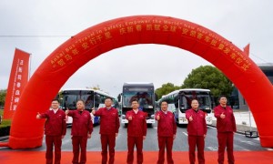 六十载深耕致远，安凯客车驭风出海，驰骋全球！